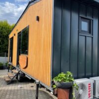 Neues Tiny House mit Photovoltaik